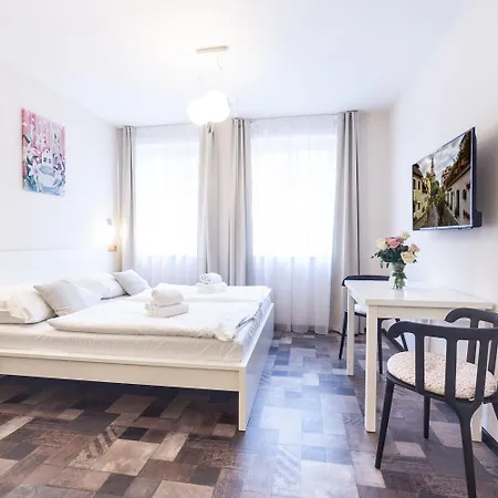 U Zamku アパート